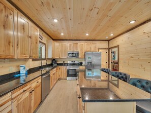 Cabin, Multiple Beds (Lamon's Loop #2627) | Private kitchen - Lamon's Loop #2627 (Sevierville)