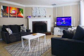 Fernseher, Kamin