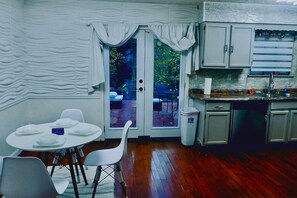 Dining - The Trace. Elegant Eclectic Home W/Patio Smyrna Ga (Smyrna)