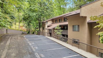 Condo, Multiple Beds (Bear Hug Hideaway #368) | Property grounds