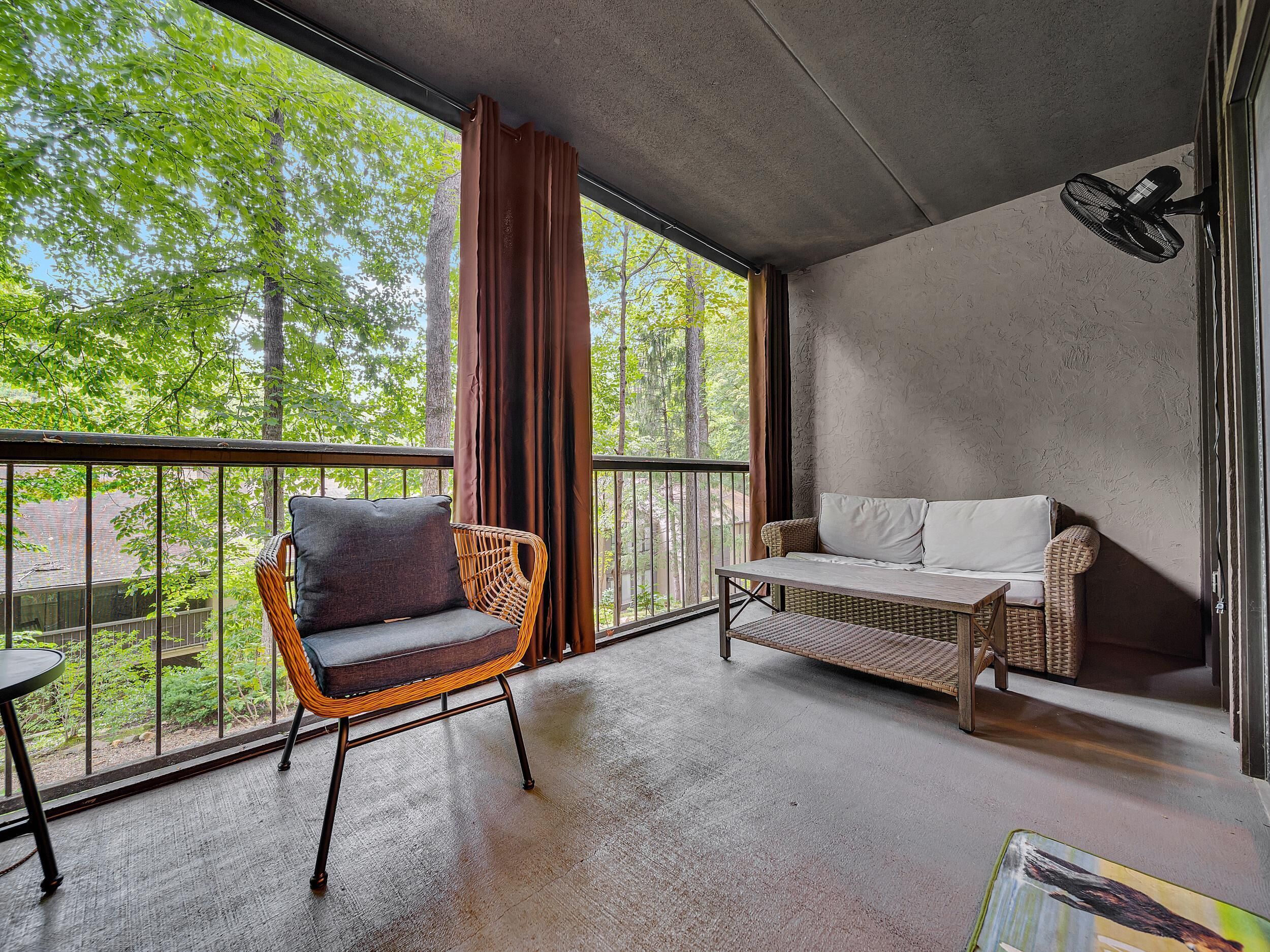 Condo, Multiple Beds (Bear Hug Hideaway #368) | Living area