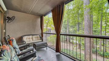 Condo, Multiple Beds (Bear Hug Hideaway #368) | Property grounds