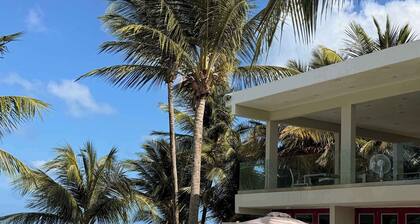 Beachfront, Spacious Luxury Villa, Private Pool!