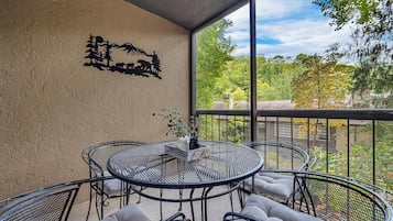 Condo, Multiple Beds (Come On Ober #367) | Outdoor dining