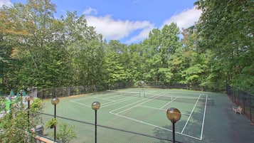 Condo, Multiple Beds (Come On Ober #367) | Sport court