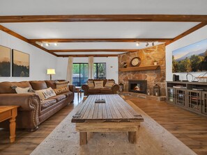 公寓客房, 多張床 (Come On Ober #367) | 起居區