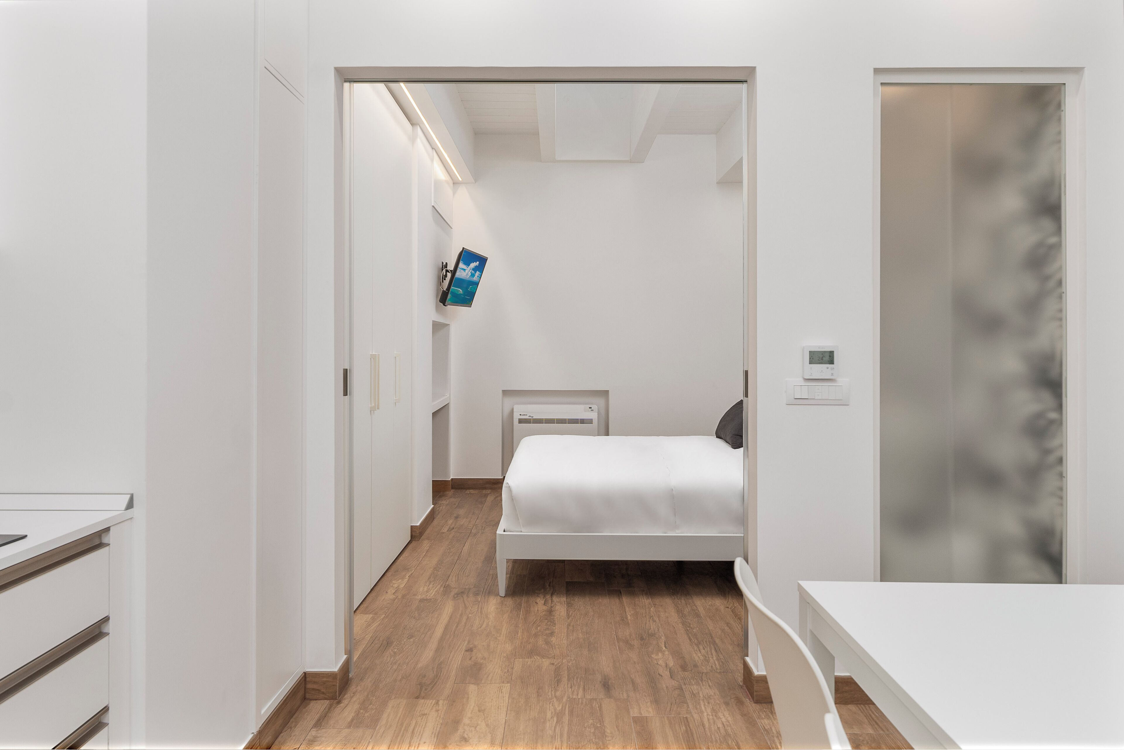 Comfort Apartment, Balcony | In-room safe, desk, laptop workspace, blackout drapes