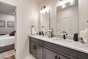 Bathroom - The Hangout #384 (Sevierville)