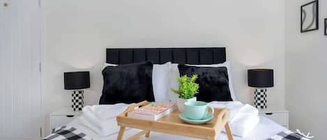 Iron/ironing board, free WiFi, bed sheets