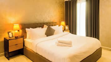 Iron/ironing board, WiFi, bed sheets