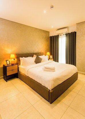 Iron/ironing board, WiFi, bed sheets - Spacious One Bedroom Apartment @ Signature (Accra)