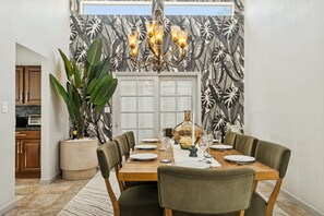 Dining - Scottsdale Luxury Villa w/ Pool, Hot Tub, Pickleball, Mini-Golf, Basketball (Scottsdale)