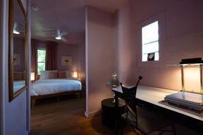 4 soverom, skrivebord, strykejern/-brett og wi-fi