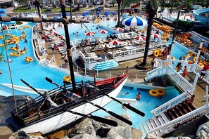 A heated pool - ☀️Beach Service - Close to Beach⛱️Chateau La Mer II #804 (Destin)