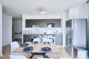 Fridge, microwave, oven, dishwasher - Entre Ciel et Mer - Proche Plage (Courseulles-sur-Mer)