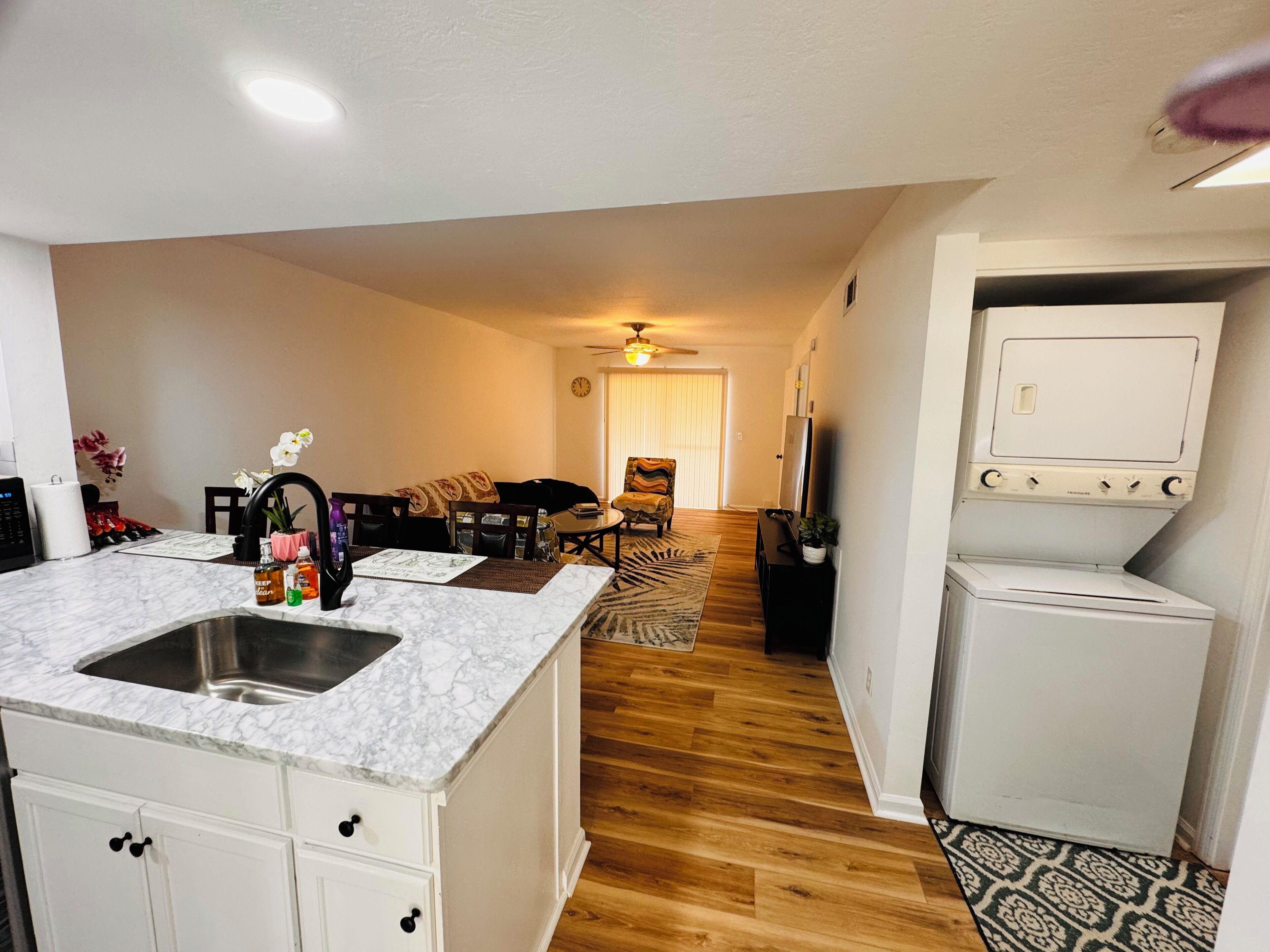 المنشأة من الداخل