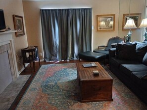 TV - Quiet West Mobile Condo Near USA/Pilot (Mobile)