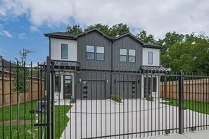 Exterior - Your Private Escape In Elegant Luxury (Houston)