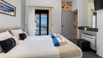 Skrivebord, strykejern/-brett, wi-fi (inkludert) og sengetøy