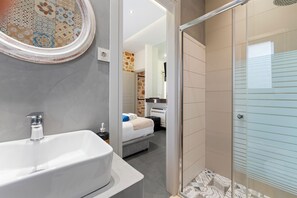 Shower, hair dryer, towels, soap - Villa Resi, Vamos, Private Pool, Sea View-5 minutes to the beach! (Chania)