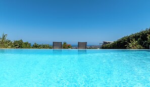 Outdoor pool - Villa Resi, Vamos, Private Pool, Sea View-5 minutes to the beach! (Chania)
