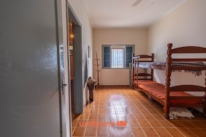 Interior - Casa na Praia Grande com Churrasqueira e Piscina (Praia Grande)