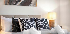 5 bedrooms, iron/ironing board, WiFi, bed sheets - Contractors 5BR Home - Twickenham Rugby - Parking (Greater London)