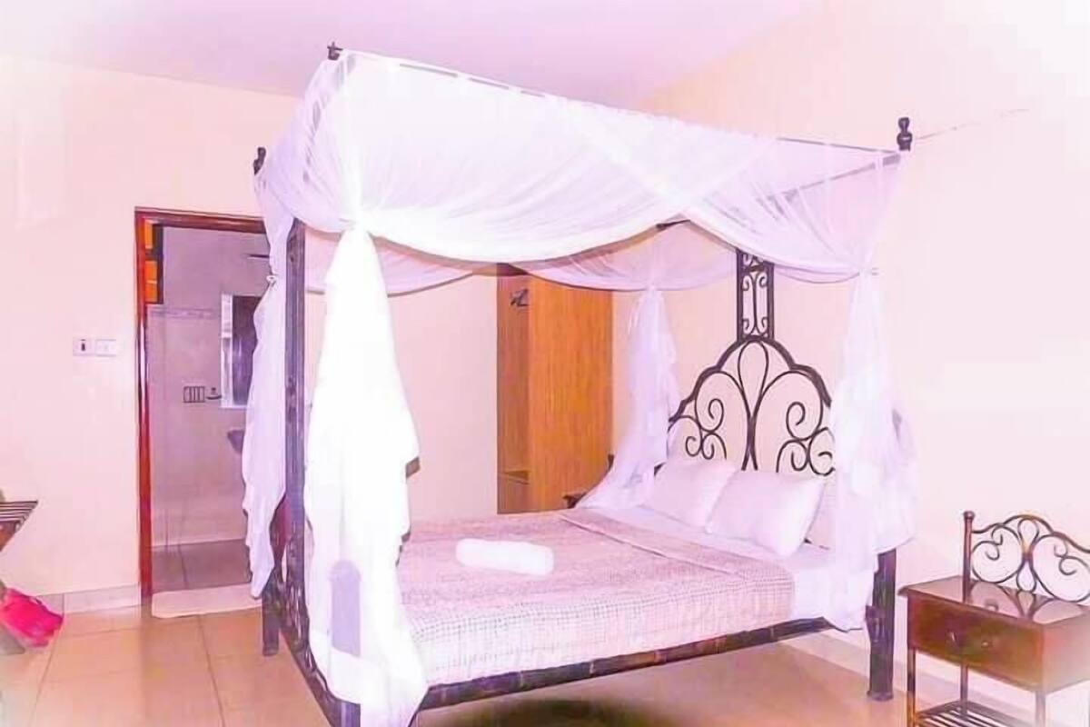 واي فاي مجانًا وملاءات أسرّة