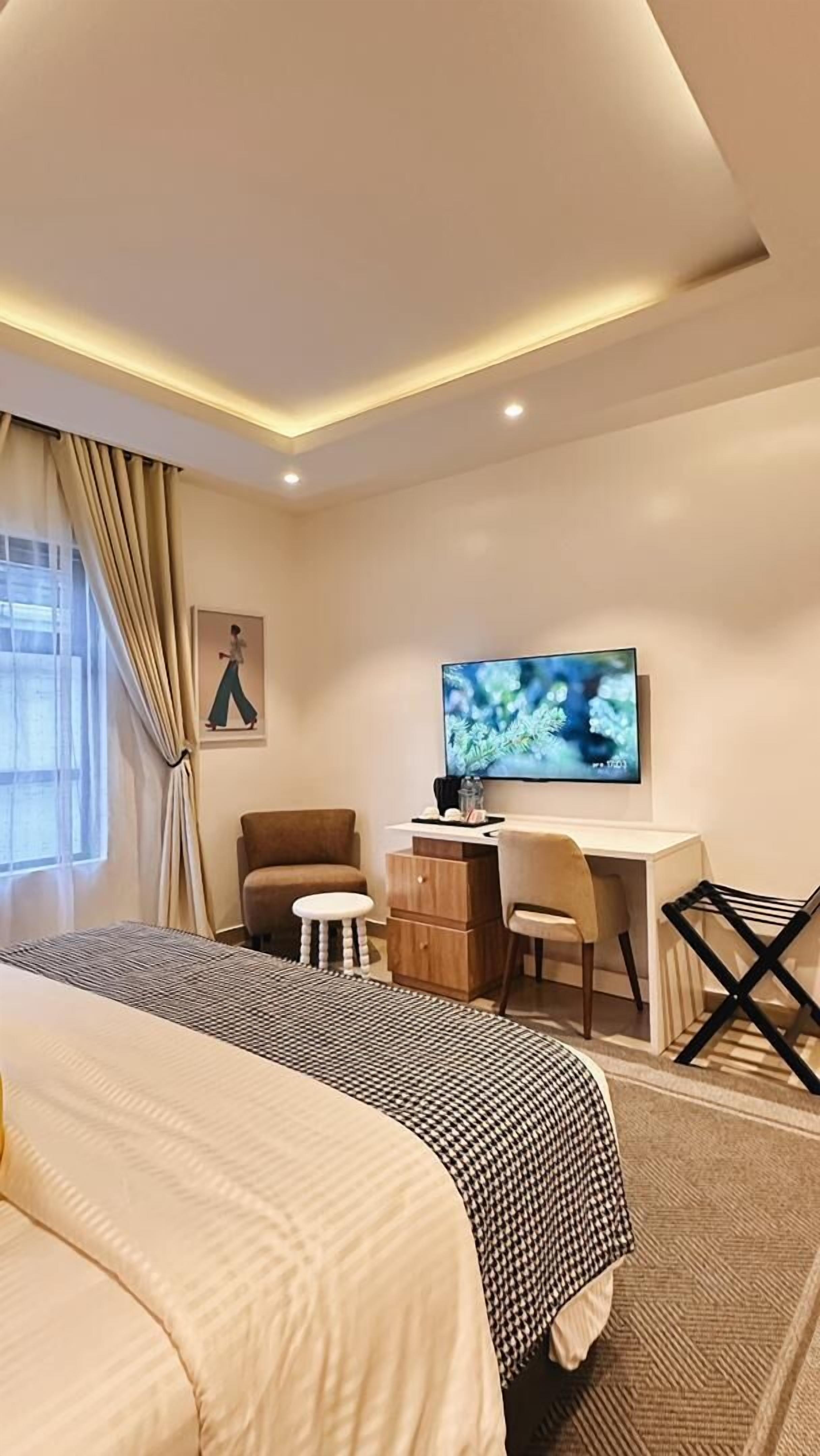 Comfort Single Room | In-room safe, desk, laptop workspace, free WiFi