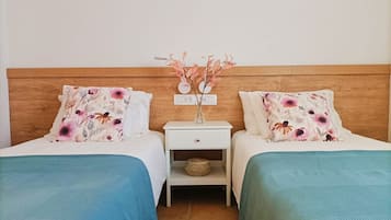 Bügeleisen/Bügelbrett, WLAN, Bettwäsche