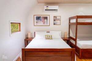 家庭房, 阳台, 山景 | 办公桌、隔音、免费 WiFi