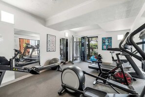 Fitness facility - Laguna Edge—Tranquil Poolside Escape by the Sea (Trinity Beach)