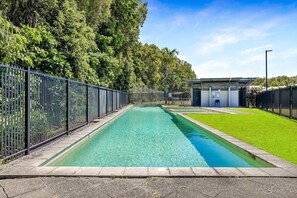 Pool - Laguna Edge—Tranquil Poolside Escape by the Sea (Trinity Beach)