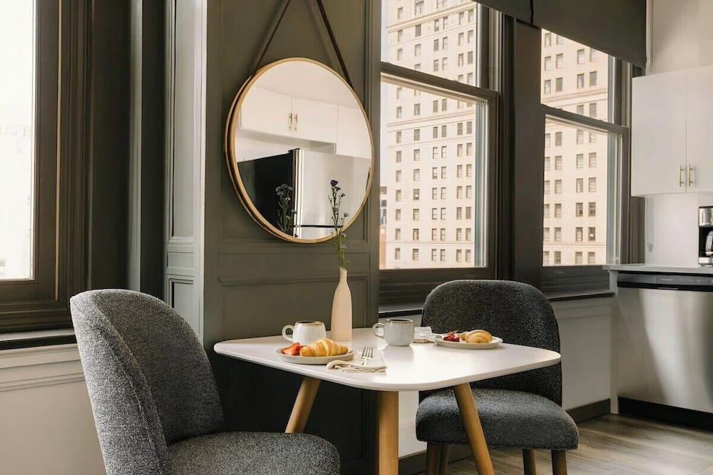 Hotel Houze Detroit Downtown