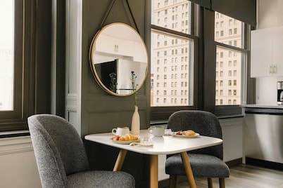 Hotel Houze Detroit Downtown