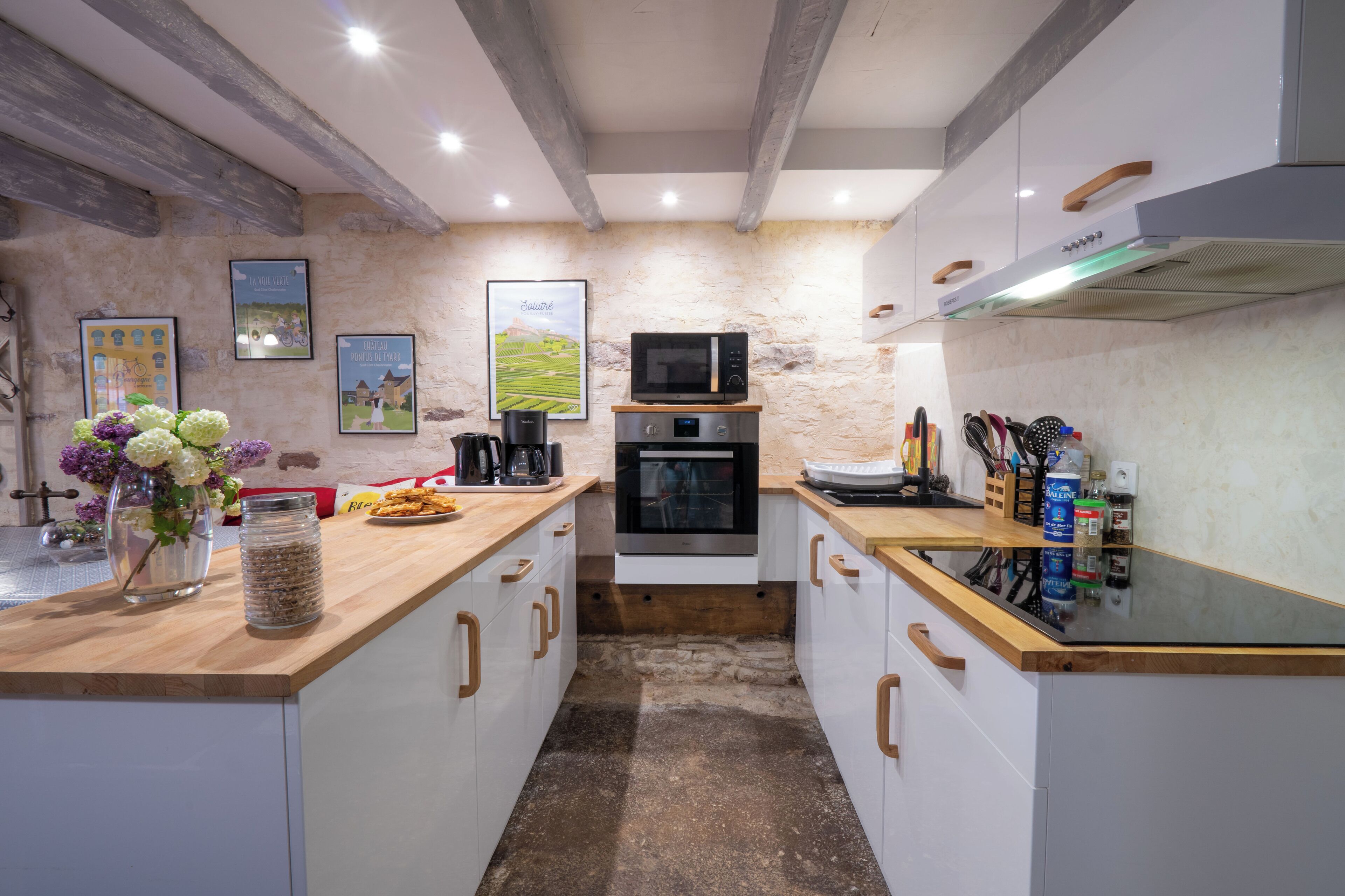 Kühlschrank, Mikrowelle, Hochstuhl