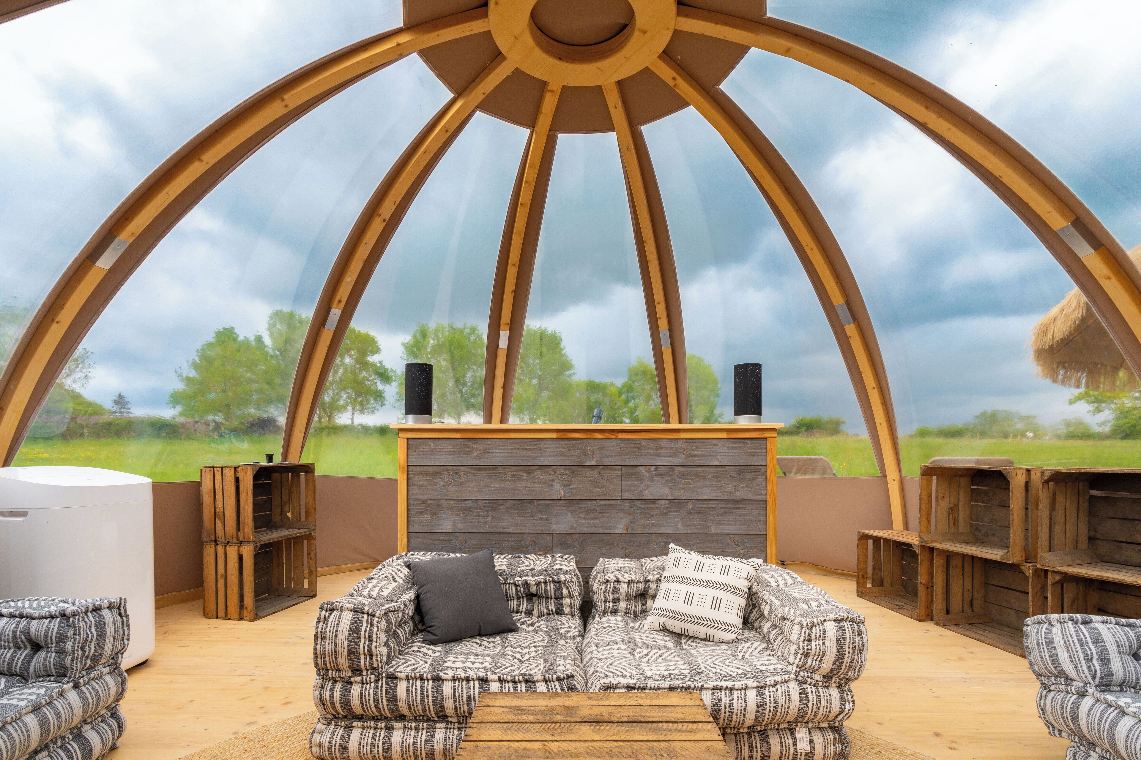 Romantisches Zelt, Gartenblick