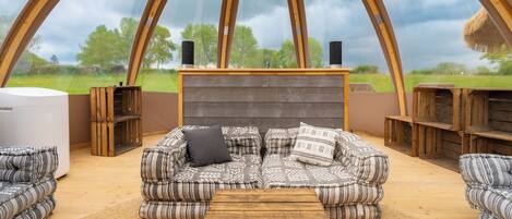 Romantische tent, uitzicht op tuin | Verduisterende gordijnen, gratis wifi