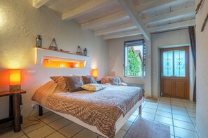 Blackout drapes, free WiFi - Bed and Bourgogne (Messey-sur-Grosne)