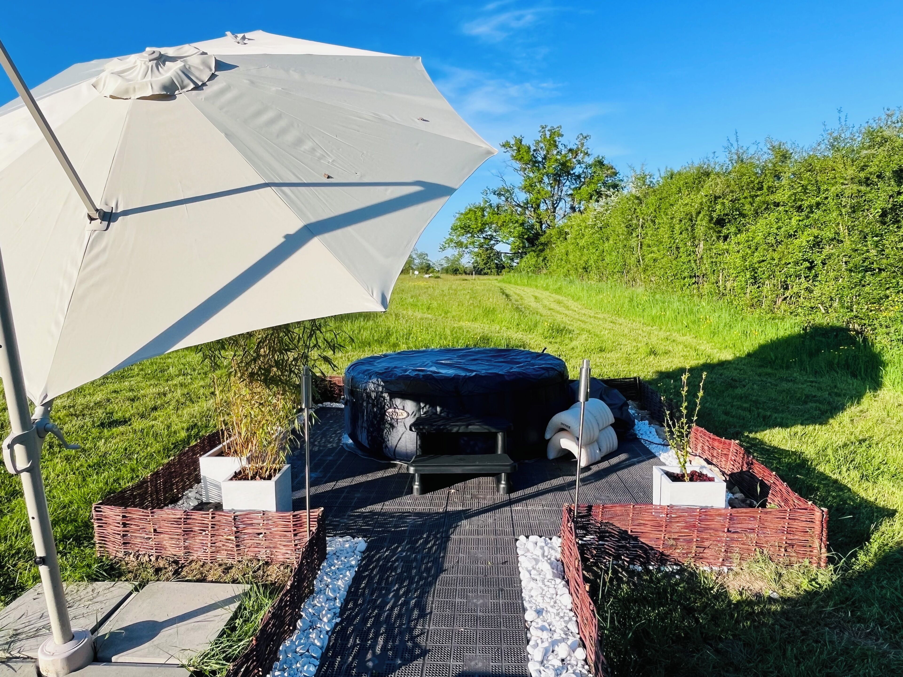 Romantic Tent, Garden View | Terrace/patio