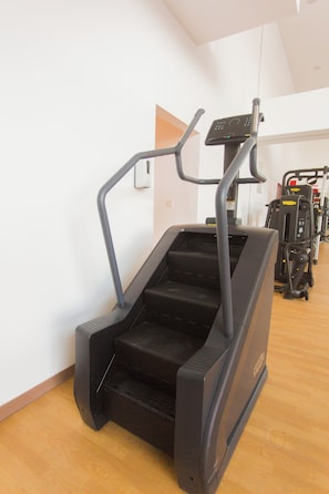 Fitness facility - Premium 2 Bedroom Apartment @ Signature (Accra)