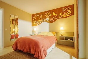 Wi-Fi de cortesia, roupa de cama