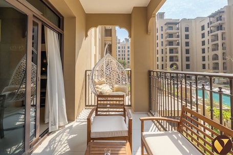 奢华公寓, 阳台, 泳池景观 | 阳台