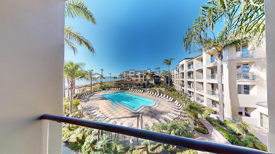 Dolphin Bay Resort & Spa