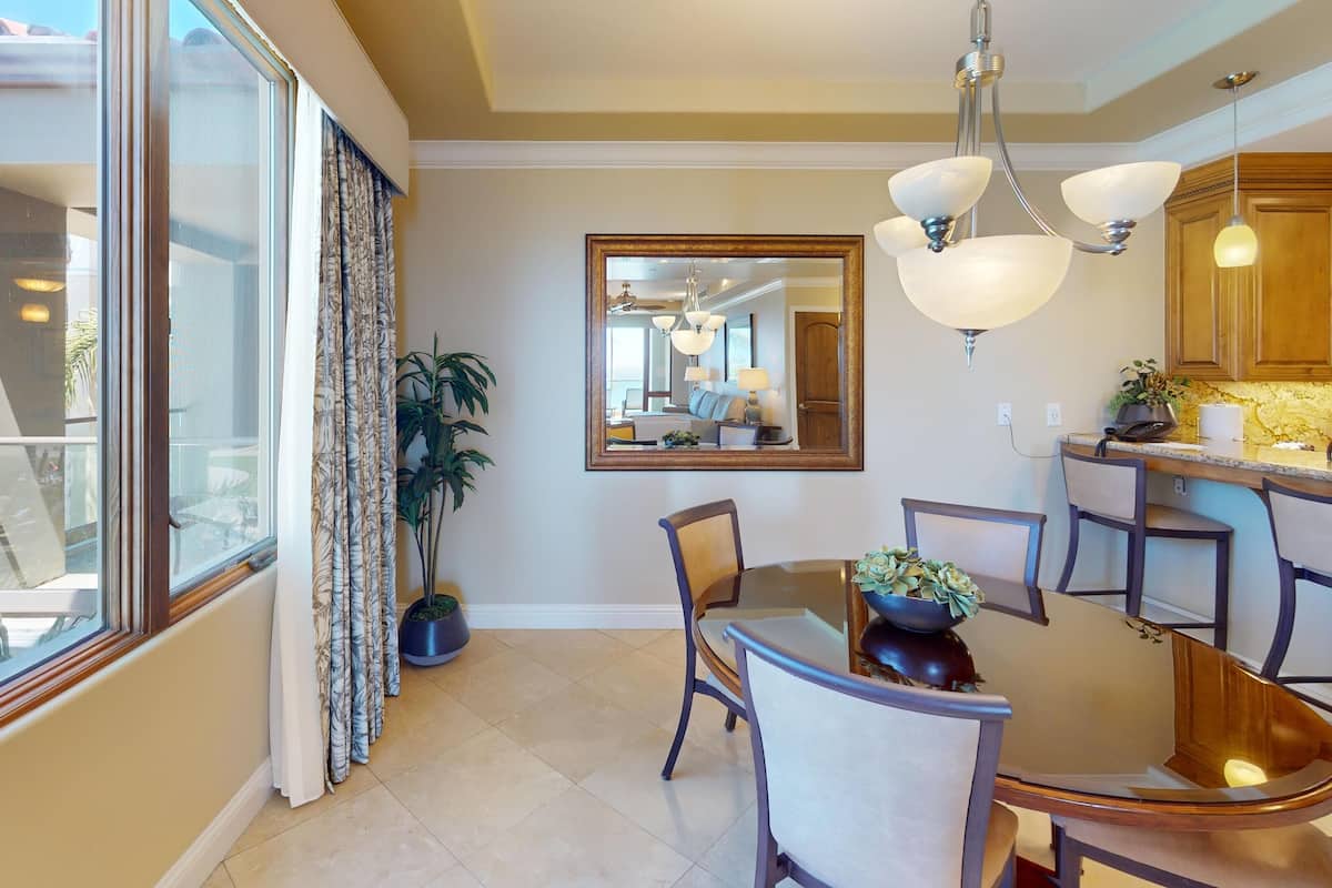 Suite, 1 Bedroom, Ocean View | Living area