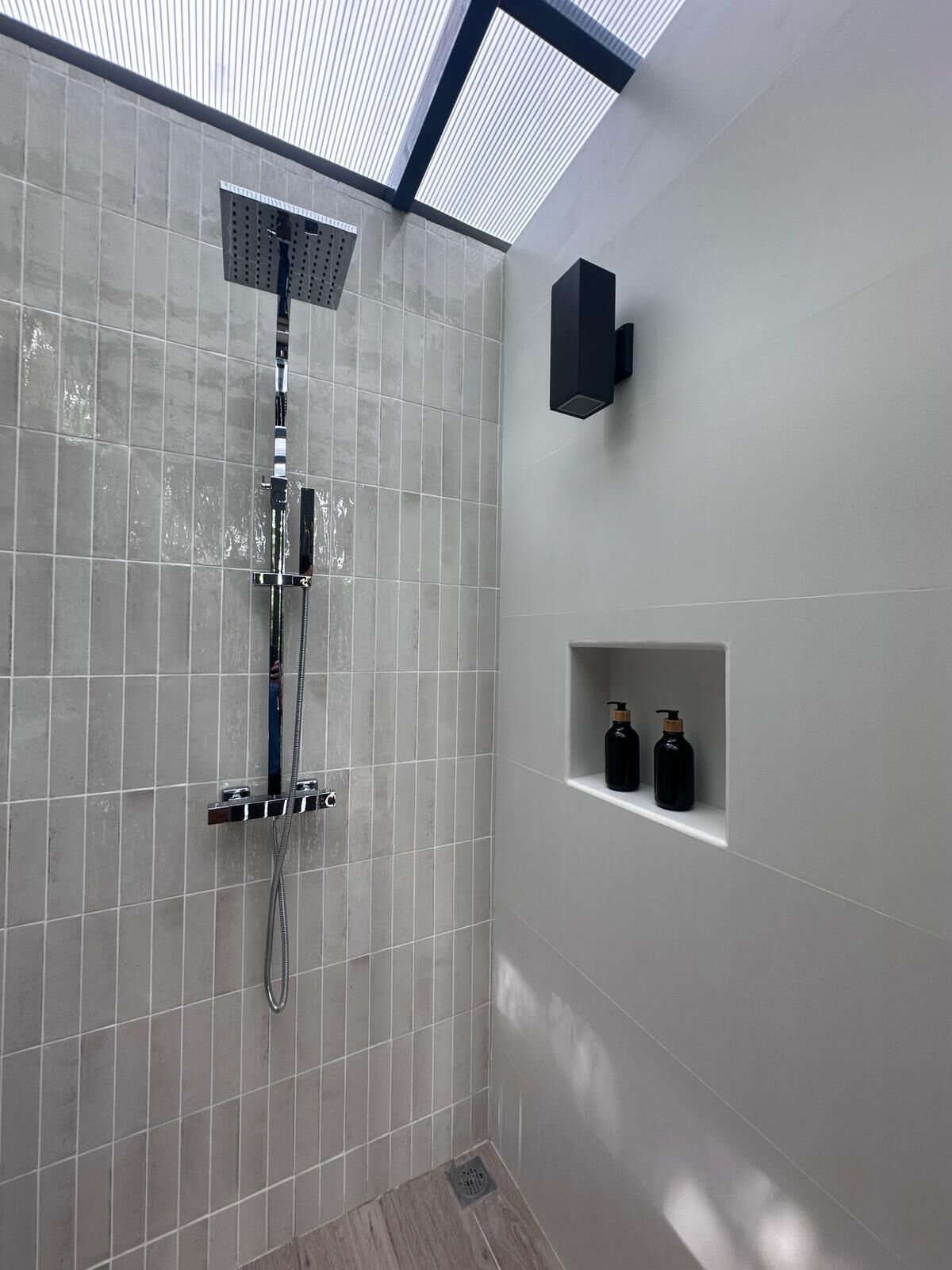 Comfort Studio Suite, Patio, Garden View | Bathroom shower