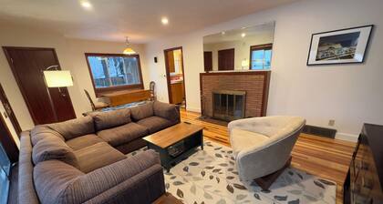 Cozy 2-bedroom cottage near McMenamins Kennedy School in Lovely Neighborhood