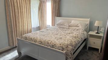 Fer et planche Ă repasser, Wi-Fi, draps fournis