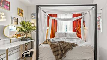 Iron/ironing board, travel crib, WiFi, bed sheets