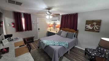 Iron/ironing board, free WiFi, bed sheets